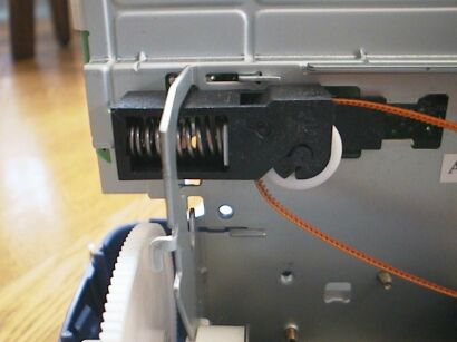 �e���V���i